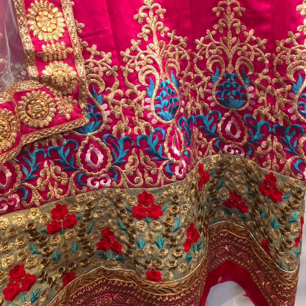 Indian dress gown - Picture 5 of 8